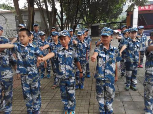 黄埔军校夏令营让青少年变卓越